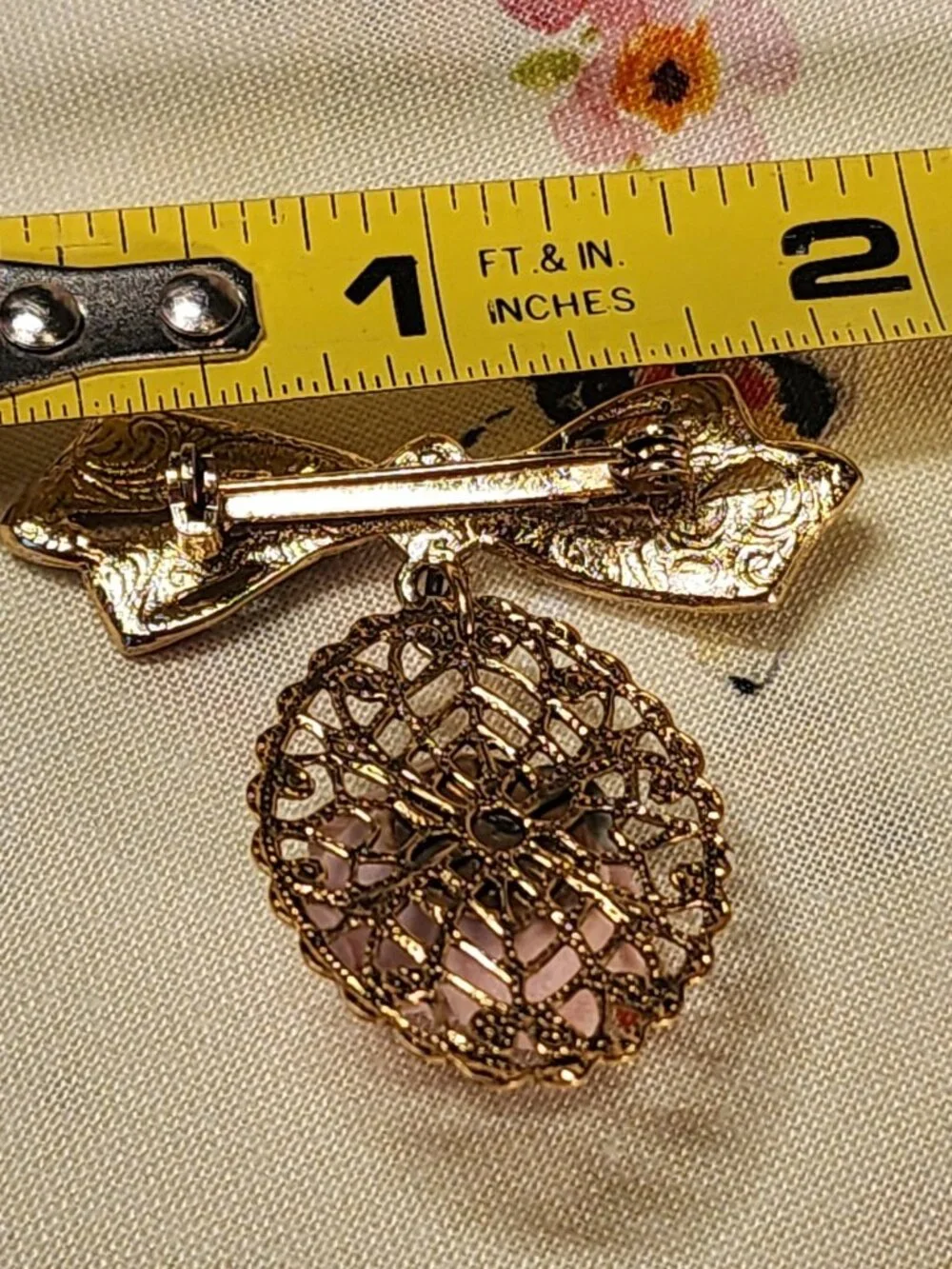 VINTAGE 1928 Brand Porcelain Pink Rose Victorian-Revival Bow Brooch